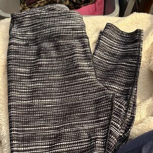 Joy Lab Black and White Patterned Pants